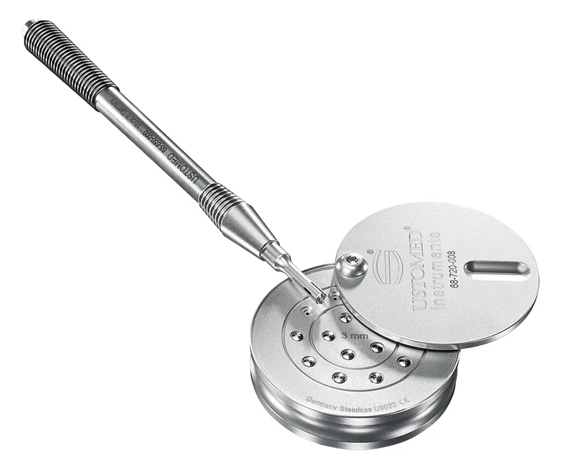 Titan Pin Set Consisting of: Box, Applicator